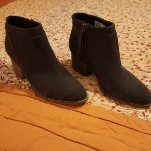Like New, TOMS Booties